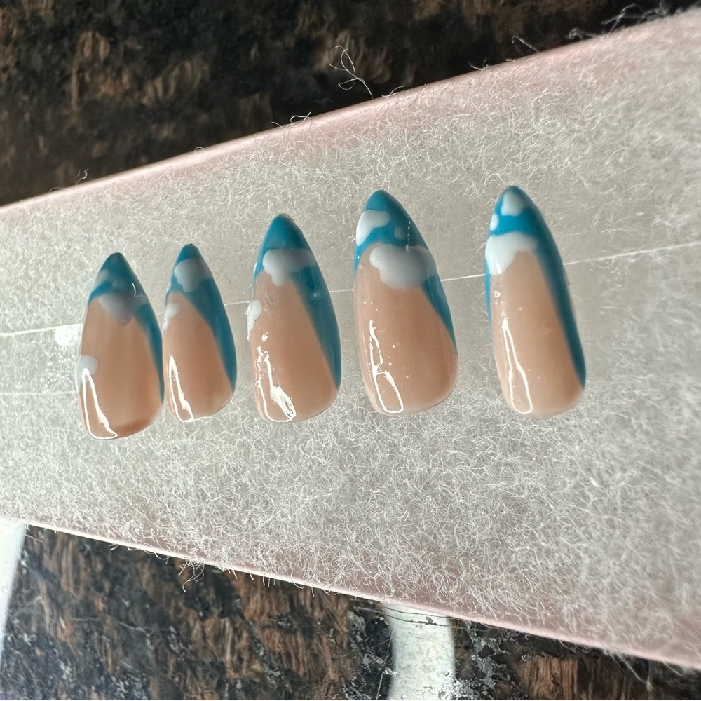 “Cloud 9” Press On Set by LoveScottiNails - Picture 3 of 3